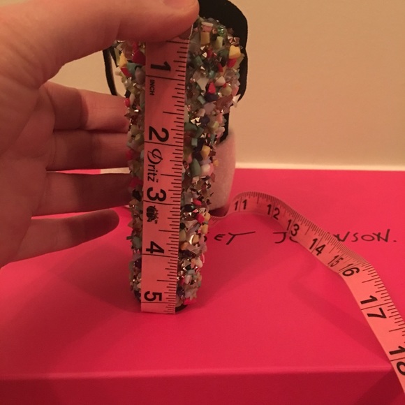 New in Box Betsey Johnson Kenna Heels, Black - Picture 6 of 7